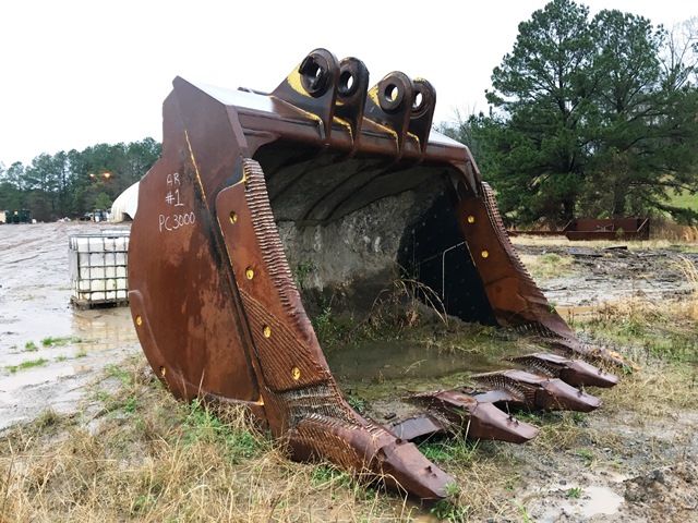 PC3000 Excavator Bucket AR #1
